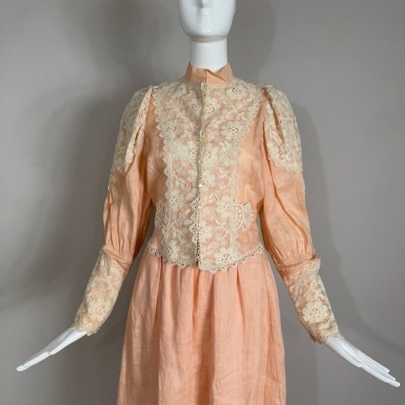 Vintage 1980s LORRIE KABALA Victorian 2pc Lace Linen Set, Juliet Sleeves Size 8 - Picture 3 of 16